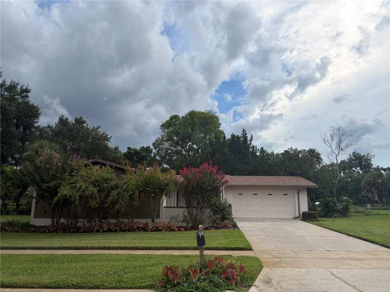 3 bedroom Single Family Residence at 120 Larkwood Drive, Idyllwilde Of Loch Arbor Section-4, Sanford — photo 1