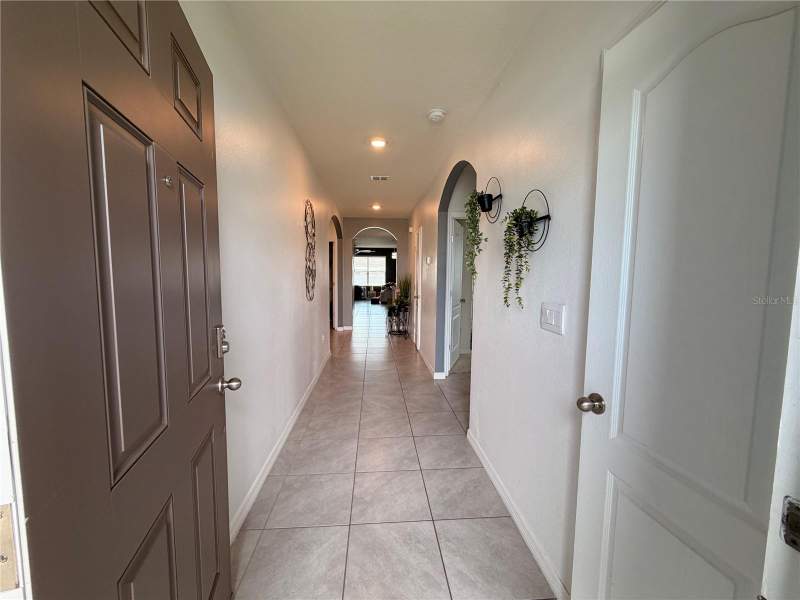 4 bedroom Single Family Residence at 233 Tiffany Court, Poinciana Village 2 Nbhd 1, Kissimmee — photo 3