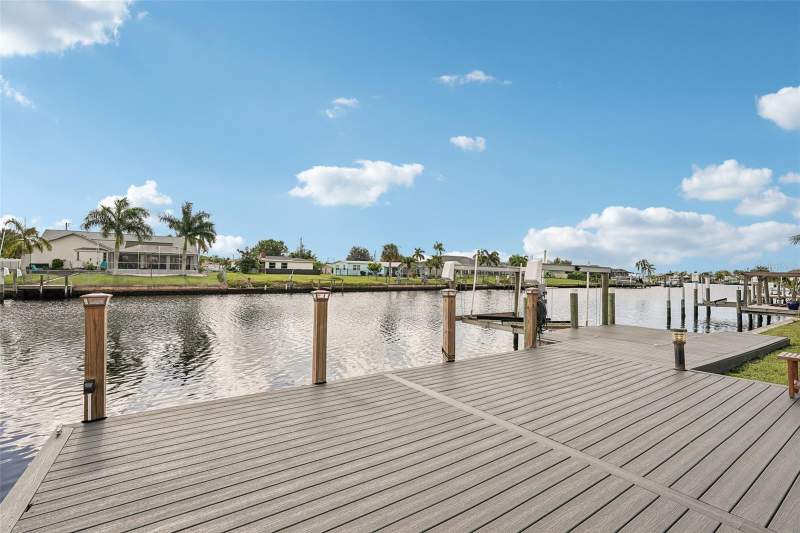 4 bedroom Single Family Residence at 289 W Tarpon Boulevard, Port Charlotte Sec 010, Port Charlotte — photo 5