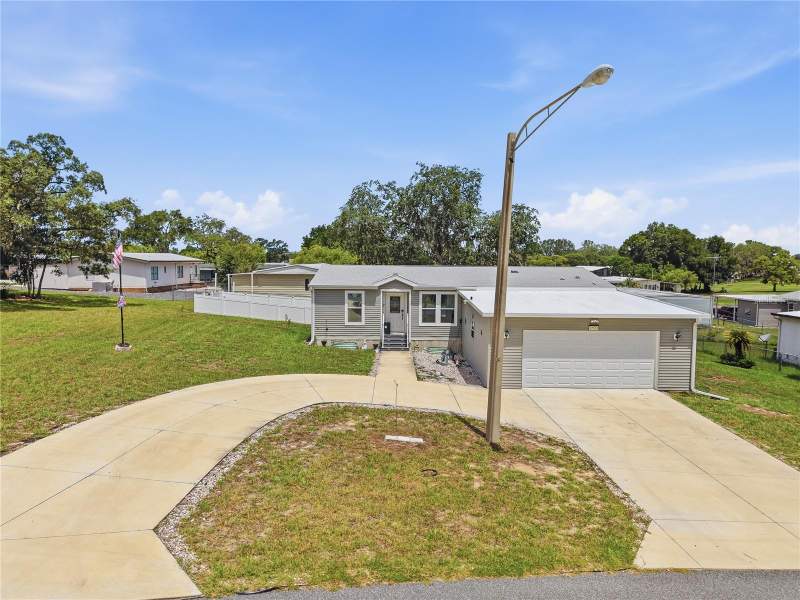 High Point Mobile HomeHomes for Sale in Brooksville, FL