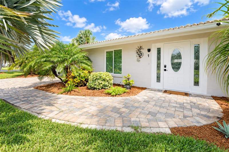 2 bedroom Single Family Residence at 1 Oakwood Drive #1, Englewood Isles, Englewood — photo 4
