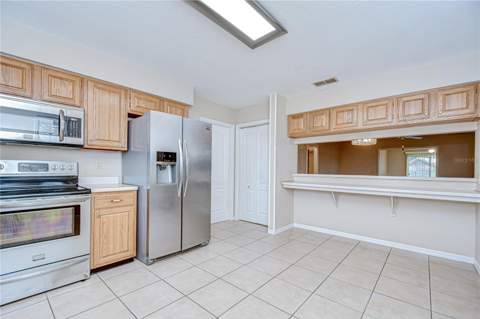 5912 Newberry Court, Zephyrhills FL - photo 17 of 40
