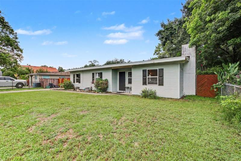 2 bedroom Single Family Residence at 231 E 1st Street, North Chuluota, Chuluota — photo 2