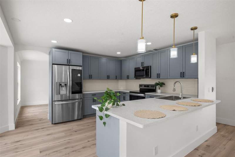 3 bedroom Single Family Residence at 10224 Merrimac Manor Drive, Lake St Charles Unit 2, Riverview — photo 5