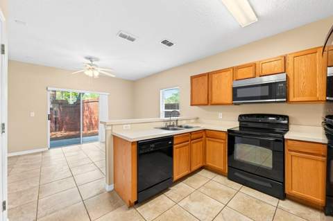 102 Wilton Circle, Sanford FL - photo 6 of 6
