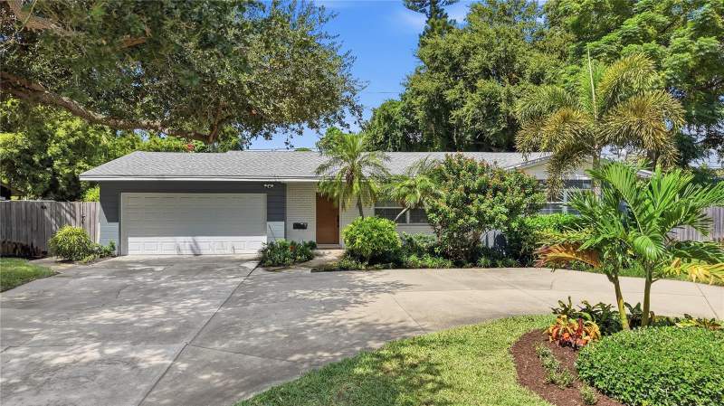 3 bedroom Single Family Residence at 6675 Colony Drive, Bay Colony Estates, St Petersburg — photo 2