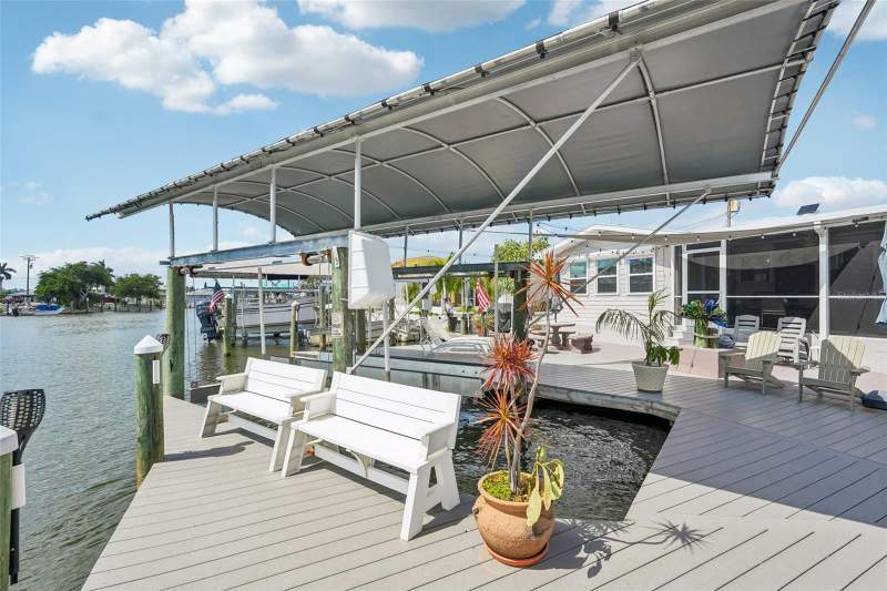 2 bedroom Single Family Residence at 3050 York Road, Gulfhaven, St James City — photo 4