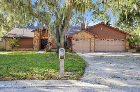 1005 Hollyberry Court, pool for sale in Brandon