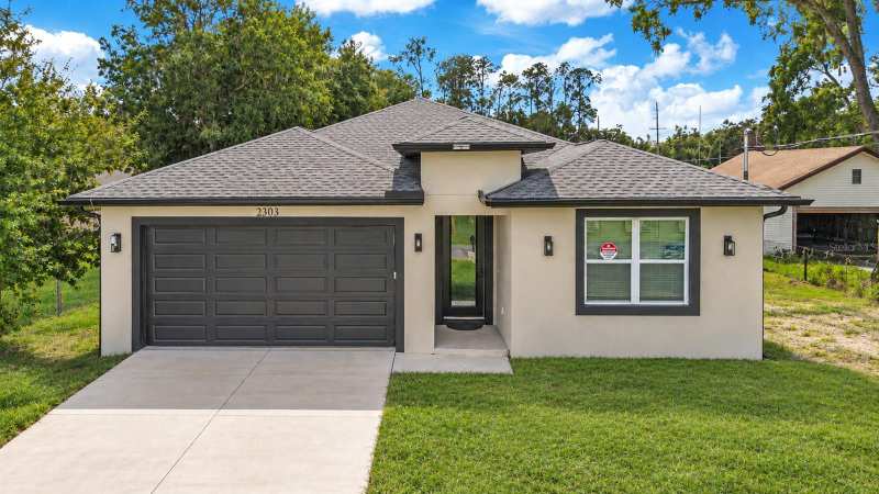 3 bedroom Single Family Residence at 2203 W Lowry Avenue, 5DO | Forest Park Plat 7 Pg 13, Plant City — photo 1