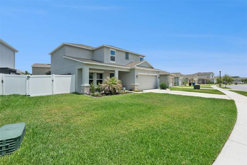 5 bedroom Single Family Residence at 584 Pink Ibis Bend, Southern Pines Ph 4, St Cloud — photo 3