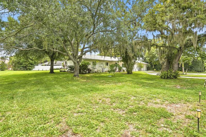5 bedroom Single Family Residence at 2817 Fleeman Road, Palm Harbor, Palm Harbor — photo 2