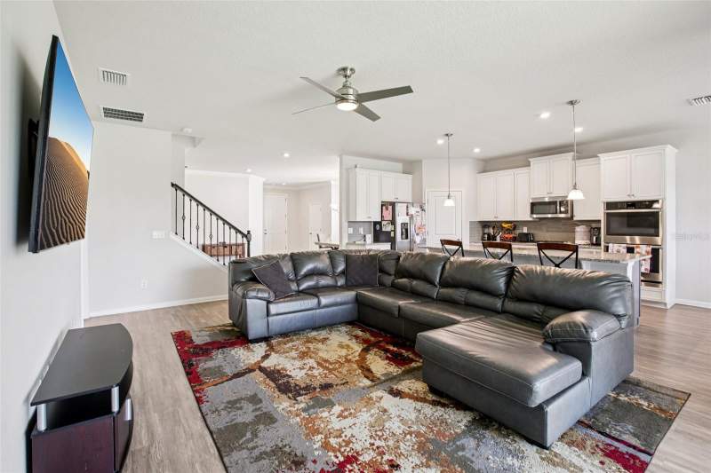 5 bedroom Single Family Residence at 12326 Blue Pacific Drive, Lucaya Lake Club Ph 4C, Riverview — photo 2
