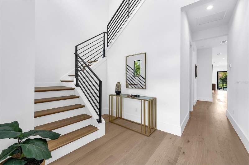 4 bedroom Single Family Residence at 1534 Miller Avenue, Lawndale, Winter Park — photo 2
