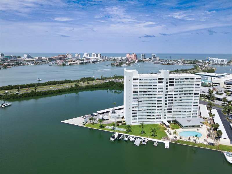 1 bedroom Condominium at 31 Island Way #505, Horizon House Co-Op, Clearwater Beach — photo 1