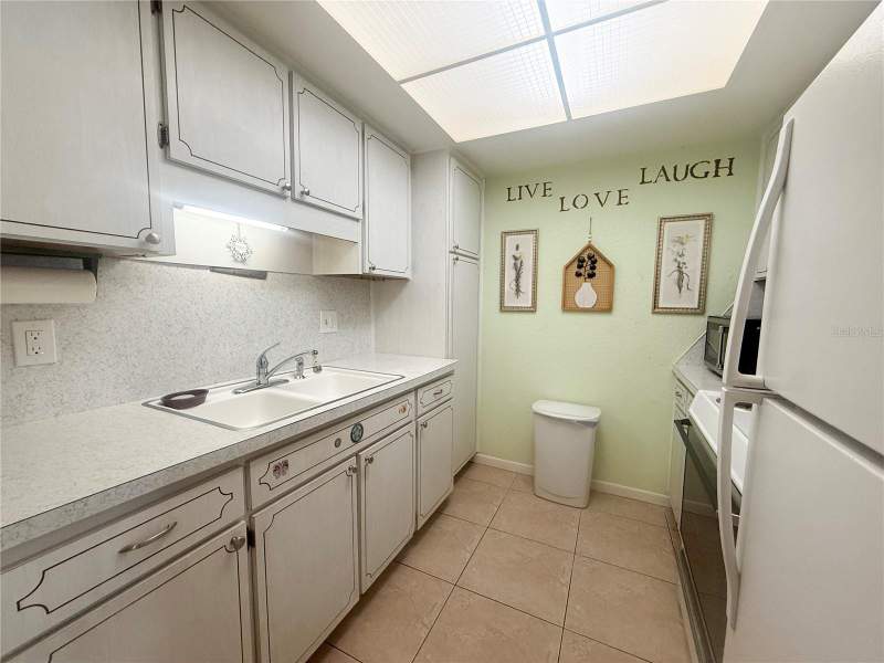 1 bedroom Condominium at 6044 22nd Avenue #2, Villa Valencia Garden Condo, St Petersburg — photo 5