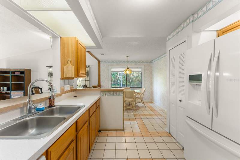 6 bedroom Single Family Residence at 9717 LAKE DOUGLAS PLACE, ARBOR CLUB, ORLANDO — photo 4