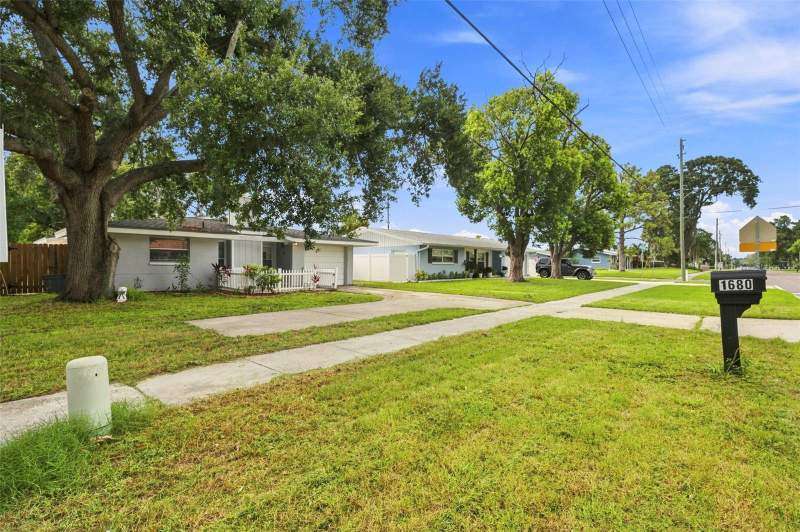 2 bedroom Single Family Residence at 1680 Pinehurst Road, Suemar Sub 2nd Add, Dunedin — photo 4