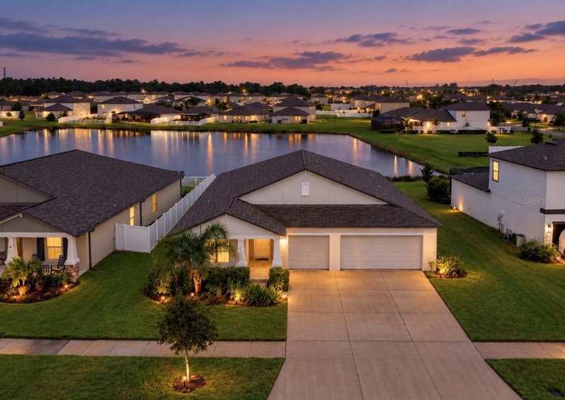 4 bedroom Single Family Residence at 11911 Field Thistle Court, South Fork Tr V Ph 1, Riverview — photo 1