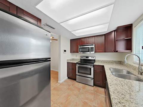1750 Montana Avenue, St Petersburg FL - photo 14 of 48