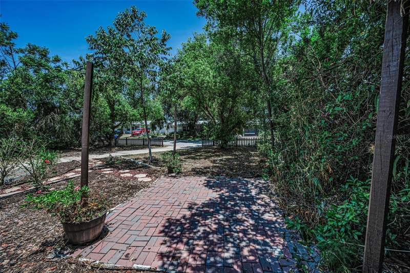 2 bedroom Single Family Residence at 4312 Beacon Square Drive, Beacon Square, Holiday — photo 3