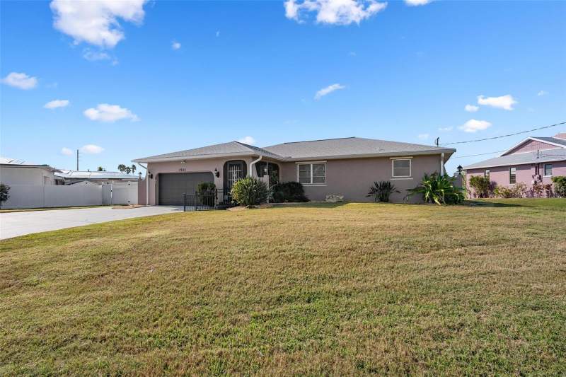 2 bedroom Single Family Residence at 1503 Marlin Street, Waterfront Estates, Nokomis — photo 3
