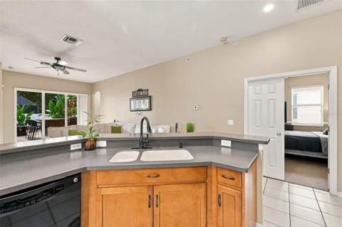 35136 Deerfield Oaks Drive, Zephyrhills FL - photo 12 of 52