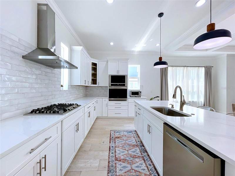 4 bedroom Townhouse at 3702 W Roland Street #3, Roland Street Twnhms, Tampa — photo 3