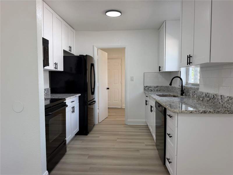 3 bedroom Single Family Residence at 1705 E Bird Street, Hendry & Knights Add To, Tampa — photo 4