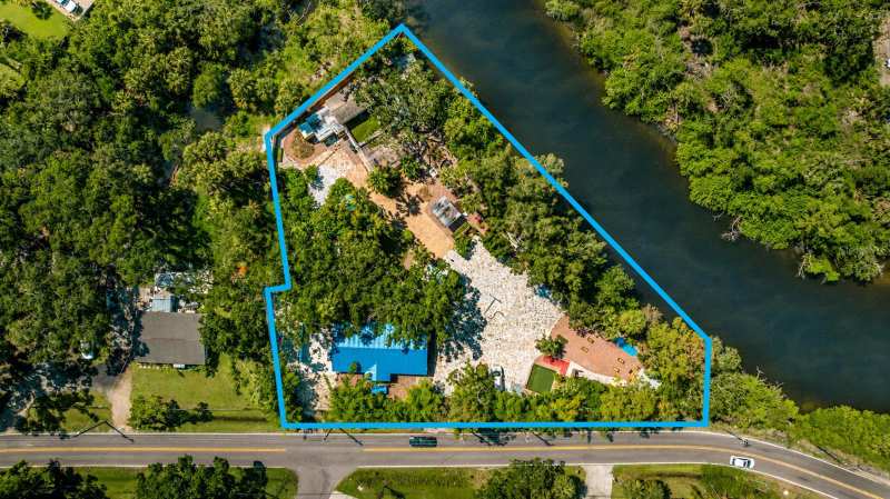 8 bedroom Single Family Residence at 5909 Mohr Road, Tampa, Tampa — photo 1