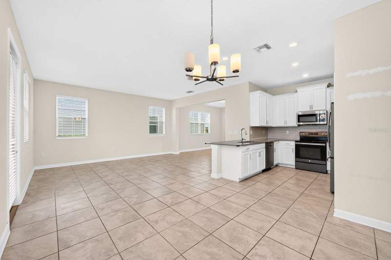 4 bedroom Townhouse at 4911 Tribute Trail, Storey Lake Tr K, Kissimmee — photo 4