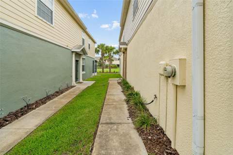 5017 White Sanderling Court, Tampa FL - photo 7 of 76