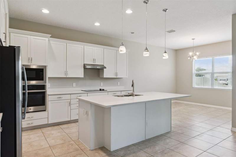 4 bedroom Single Family Residence at 5317 Jubiloso Drive, Sola Vista, St Cloud — photo 5