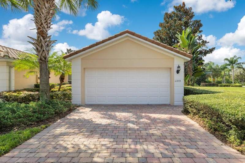 Villagewalk At Lake Nona