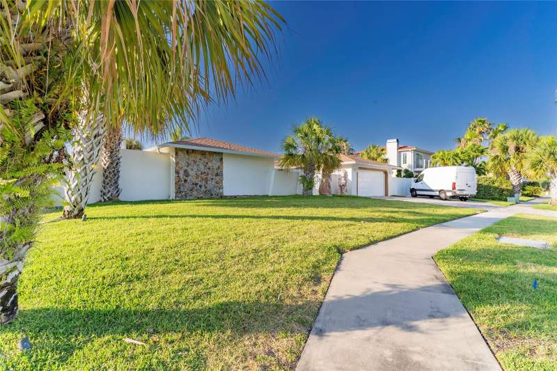 3 bedroom Single Family Residence at 320 Harbor Passage, Island Estate Of Clearwater Units 6D 7A 7C, Clearwater — photo 2