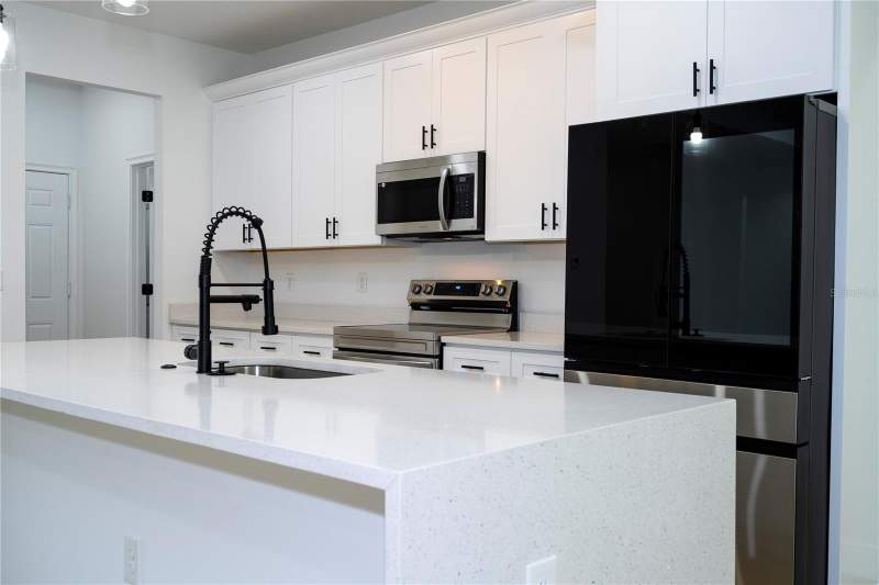 4 bedroom Single Family Residence at 19659 Meredith Parkway, Cape Orlando Estates, Orlando — photo 4