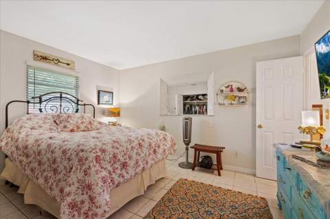 12510 Noreast Lake Drive, Tampa FL - photo 24 of 43