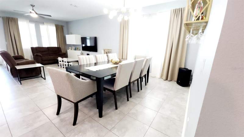 4 bedroom Single Family Residence at 4687 Fairy Tale Circle, Storey Lake, Kissimmee — photo 4