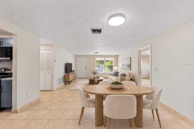 2 bedroom Single Family Residence at 2550 Lawler Lane, Deltona Lakes Unit 32, Deltona — photo 2