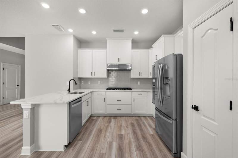 4 bedroom Single Family Residence at 7665 Somersworth Drive, Reunion Village Phase 4, Kissimmee — photo 2