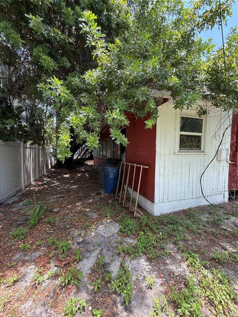 3 bedroom Single Family Residence at 116 85th Avenue, Herrons Sub 7, Treasure Island — photo 4