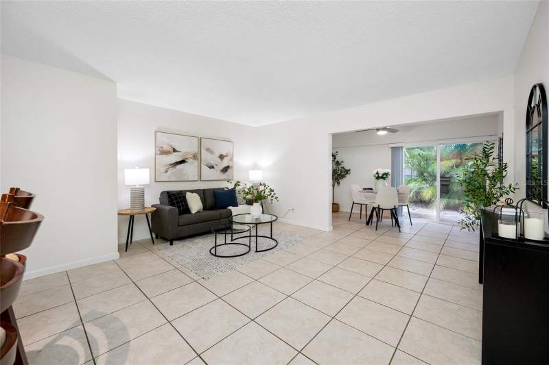 2 bedroom Condominium at 131 N MERCURY AVENUE #131, OAK LAKE CONDO, CLEARWATER — photo 4