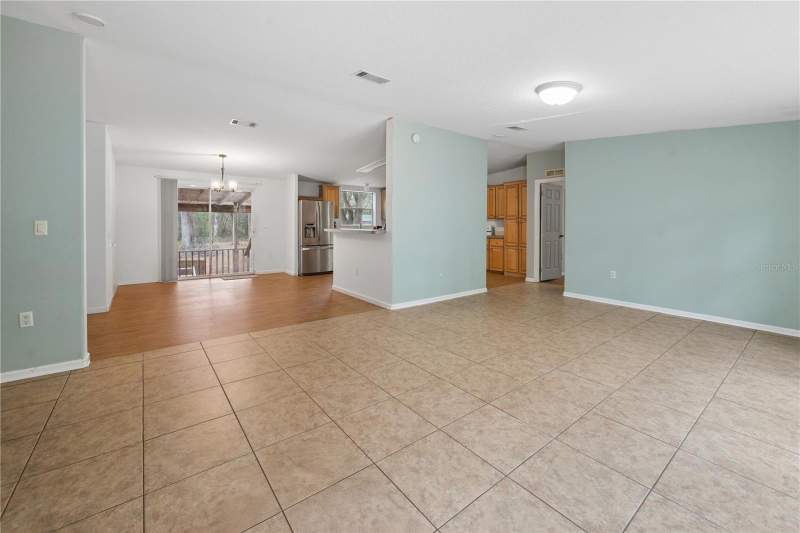 4 bedroom Manufactured Home at 19514 N County Road 225, Gainesville, Gainesville — photo 4