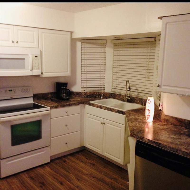 3 bedroom Single Family Residence at 2010 1/2 Vine Street, Schaeffer Sub, Leesburg — photo 5