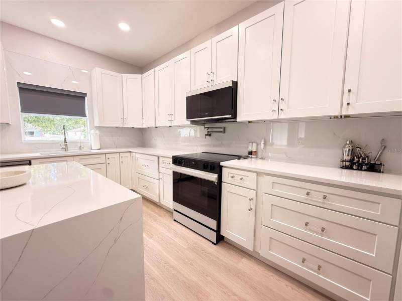 4 bedroom Single Family Residence at 5802 Coquyt Drive, Stoneybrook Hills A, Mount Dora — photo 4