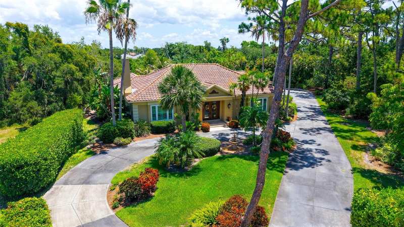 3 bedroom Single Family Residence at 422 Blue Garden Lane, Oaks, Osprey — photo 1