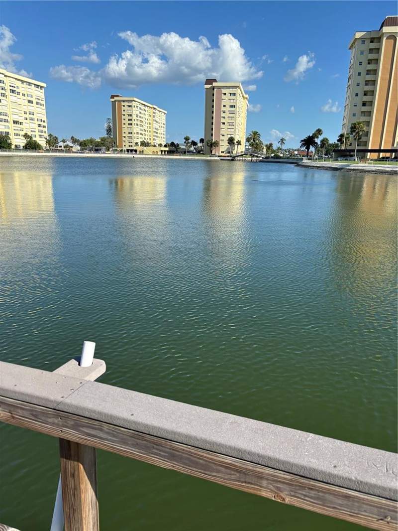 1 bedroom Condominium at 4725 Cove Circle #104, Columbia Towers Condo, St Petersburg — photo 3
