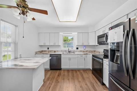 37420 Teaberry Loop, Zephyrhills FL - photo 14 of 45
