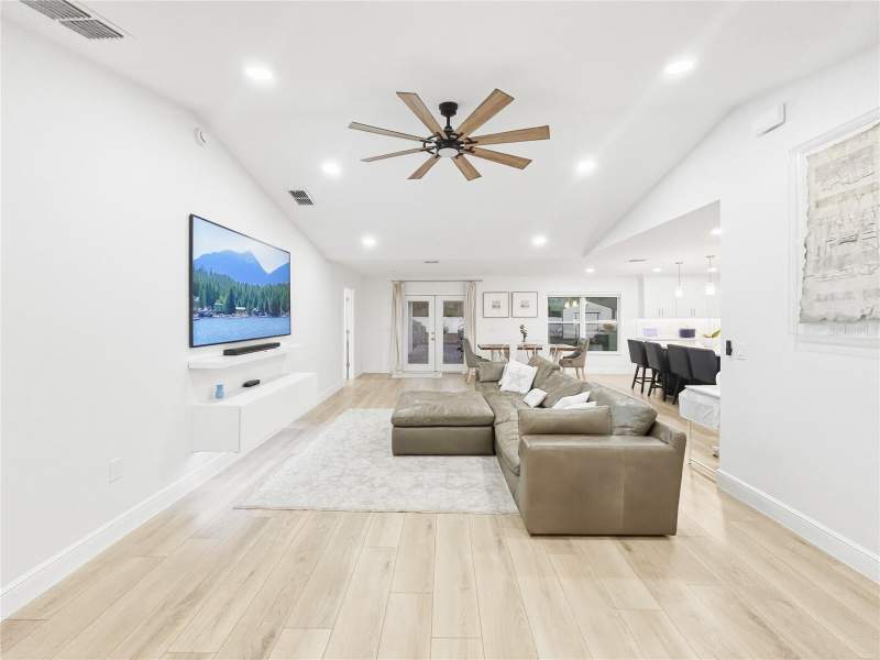4 bedroom Single Family Residence at 2285 Fox Wood Court, Bay Lake Ranch Unit 3, St Cloud — photo 3