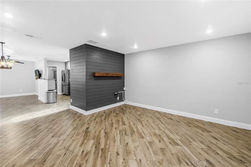3 bedroom Single Family Residence at 712 43RD AVENUE, EUCLID MANOR, ST PETERSBURG — photo 3