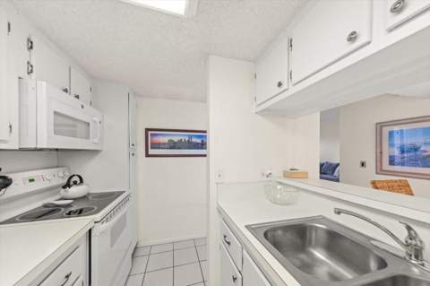 179 Medallion Boulevard #H, Madeira Beach FL - photo 13 of 30